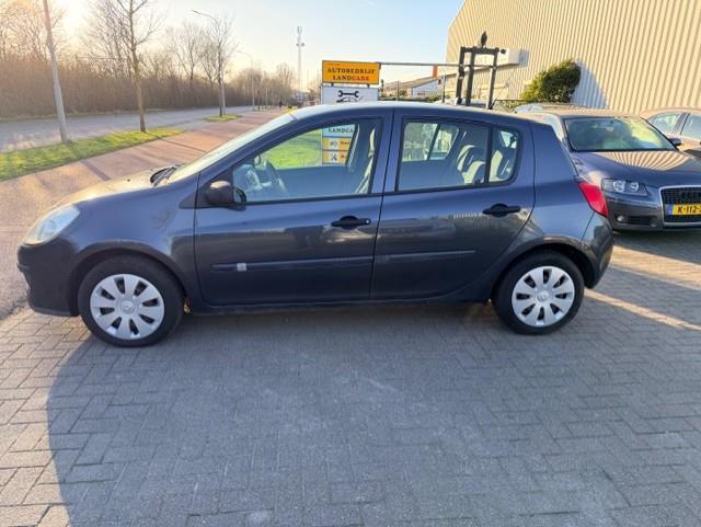 Renault Clio 1.2-16v business line