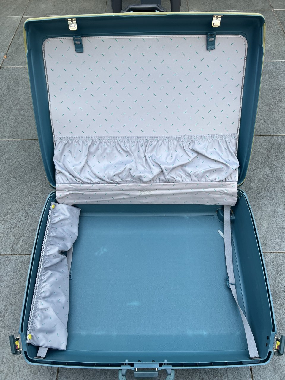 Samsonite koffers MOET WEG!!!