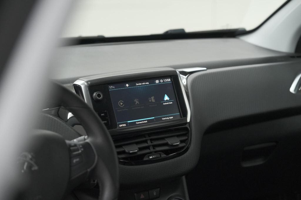 Peugeot 2008 puretech 110 blue lion | trekhaak | apple carplay | parkeersen