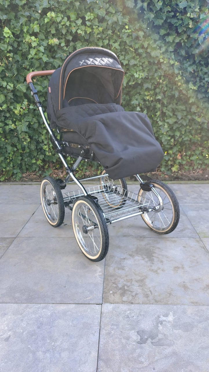 Retro kinderwagen