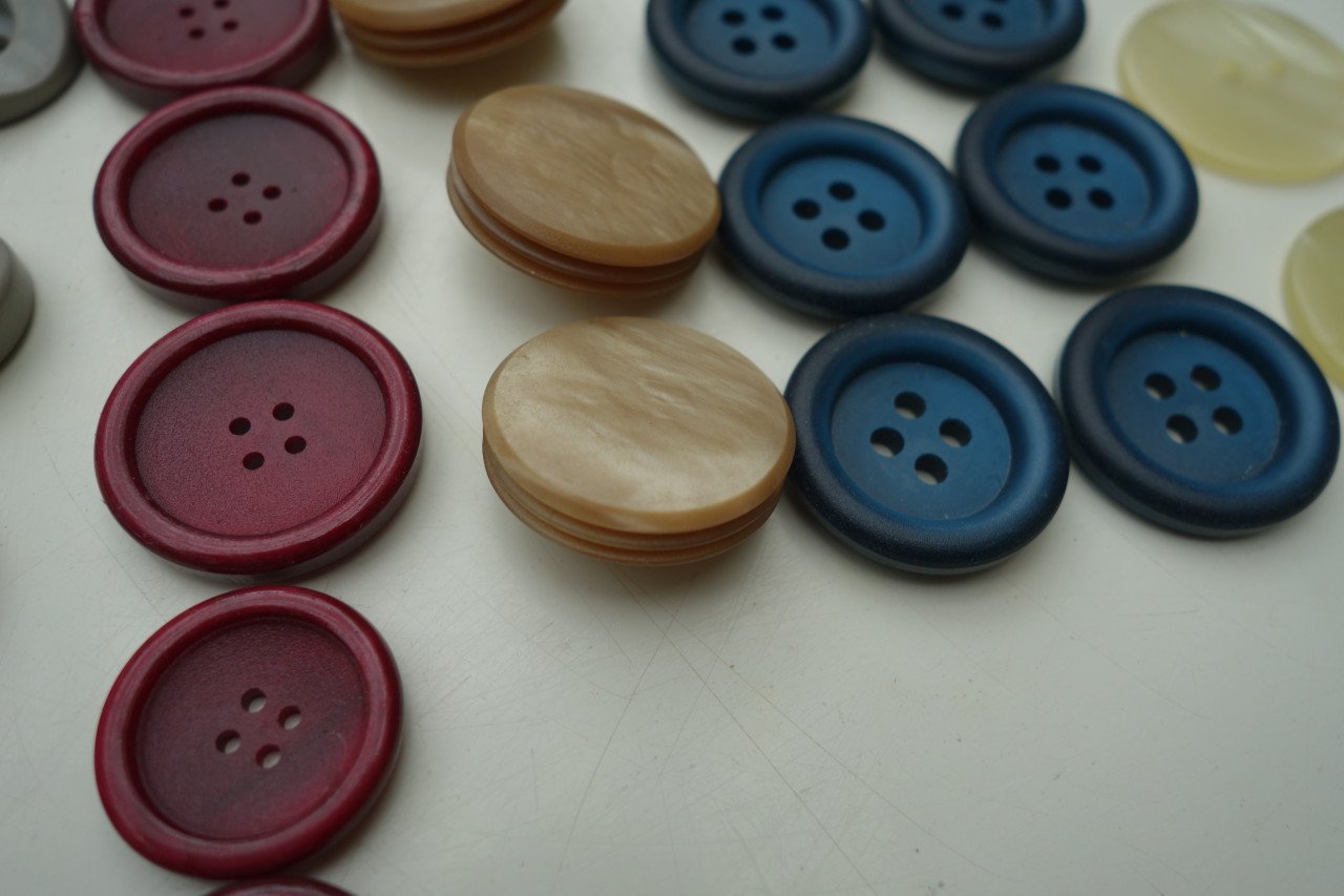 Assortiment van 50 unieke vintage knopen