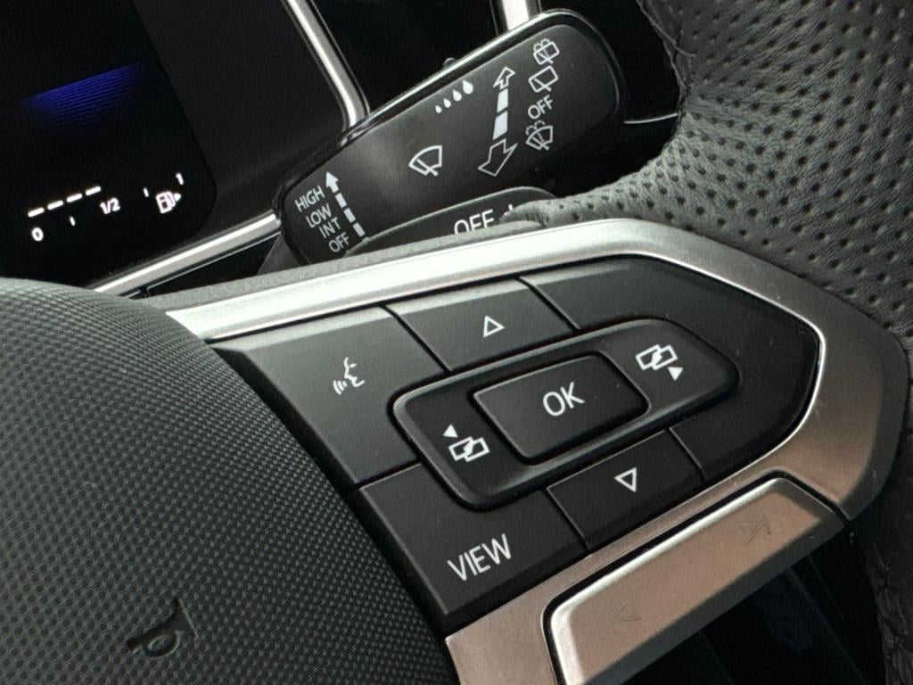 Volkswagen T-roc 1.5 tsi r-line edition * massage * carplay * trekhaak * ca