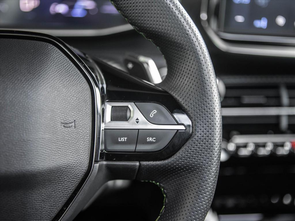 Peugeot 2008 1.2 hybrid 136pk e-dcs6 gt | panoramadak | camera | navigatie 