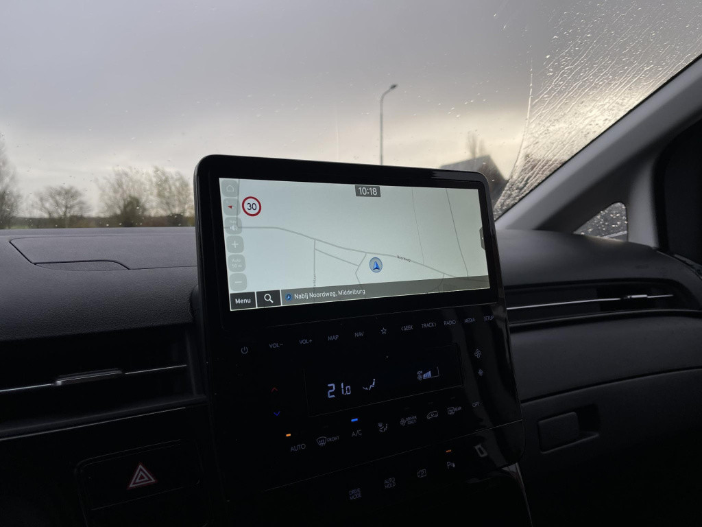 Hyundai Staria 1.6 t-gdi hev