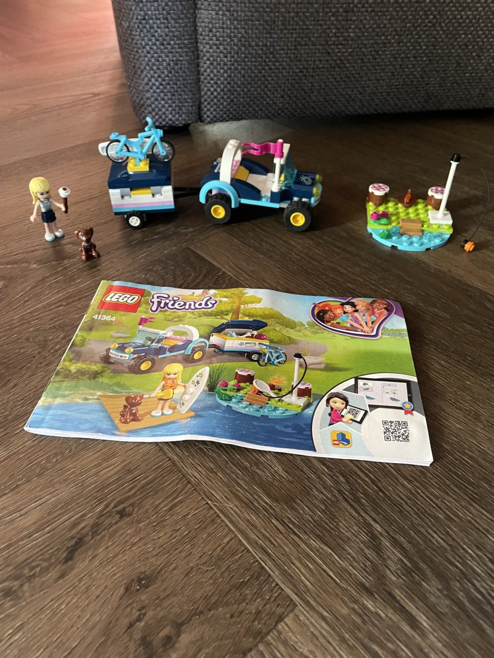 Lego Friends: Stephanie's buggy en aanhanger 41364