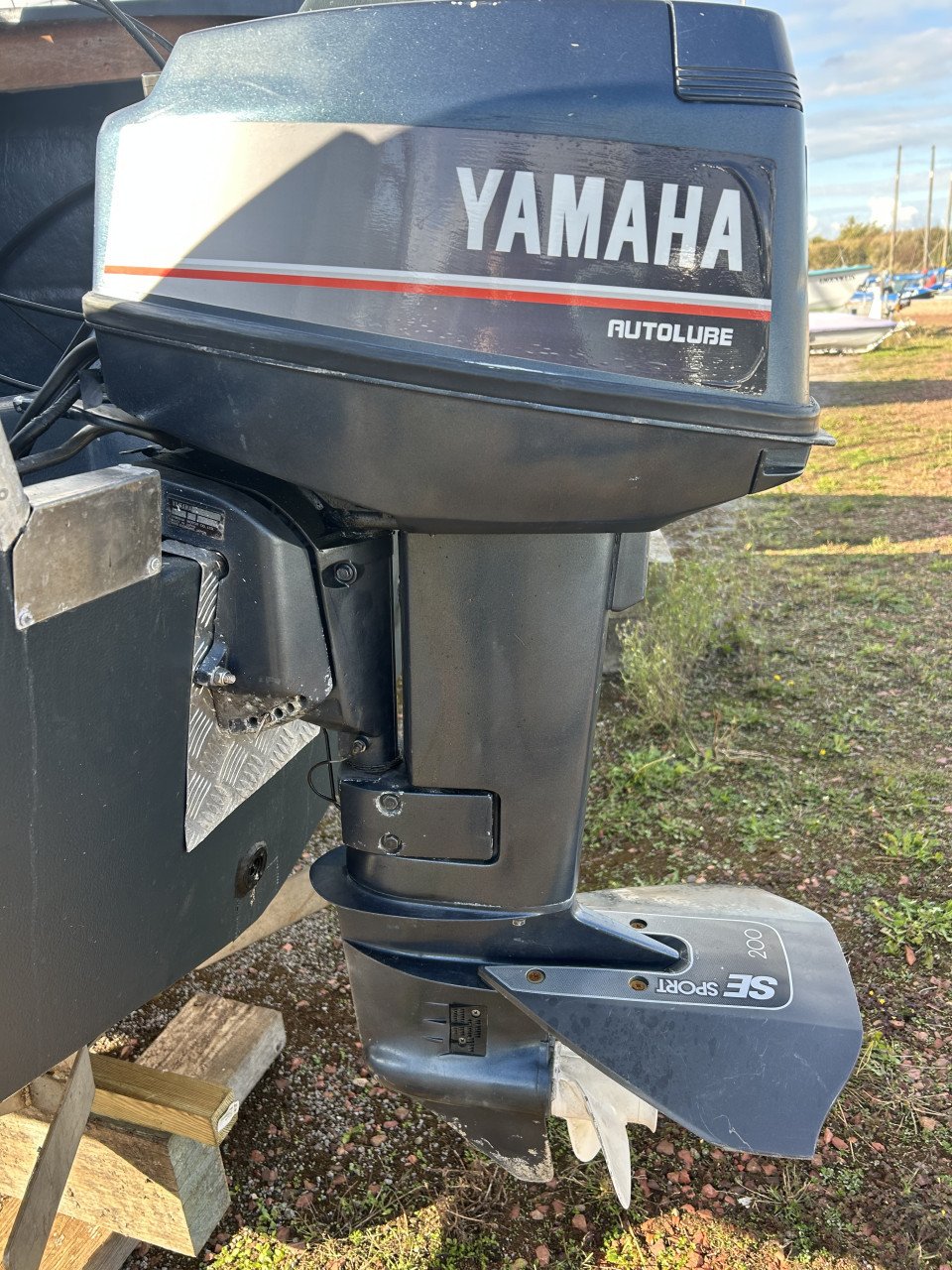 Kajuitboot Yamaha 20 PK met wat werk