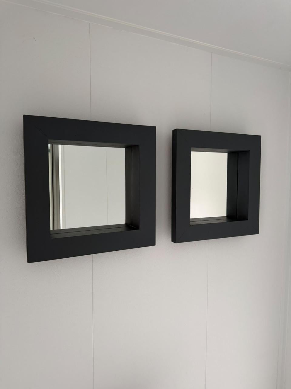 2 mooie canvas doeken  .2 'wasmanden' + 2 zwarte spiegels