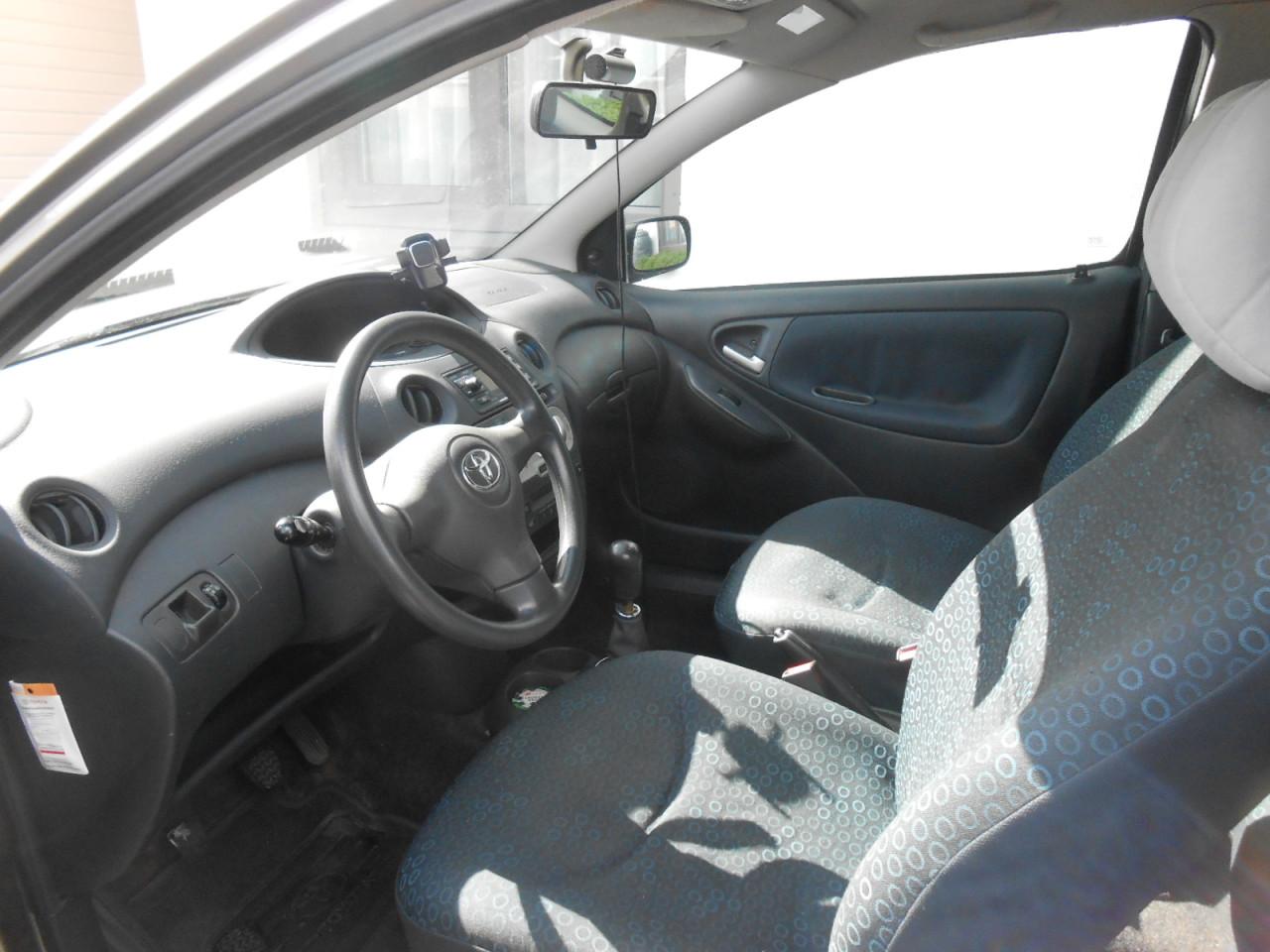 Toyoto Yaris VVT-i Luna uit 2003. APK tot 29-3-2027. Van particulier