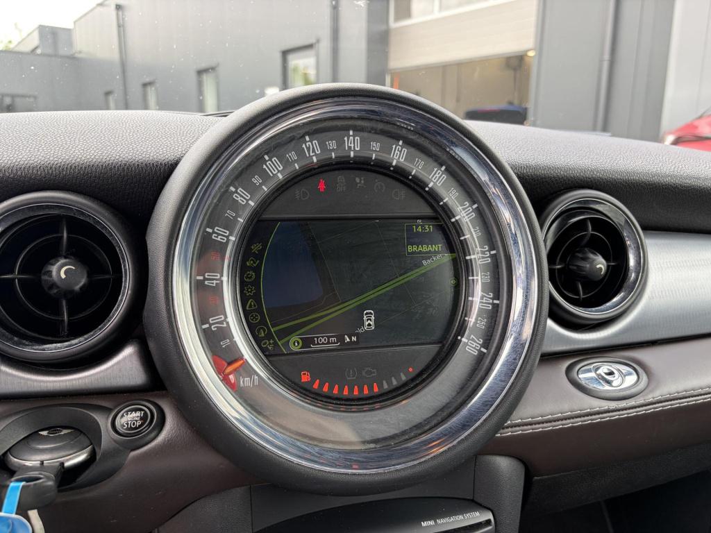 Mini Cooper Cabrio 1.6 highgate, nl-auto!
