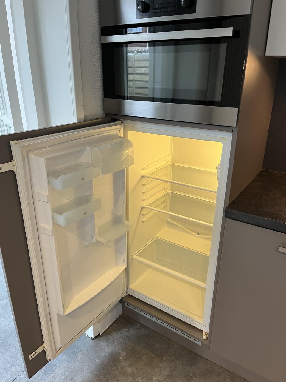 Te koop: Moderne hoekkeuken - Grijs/Wit