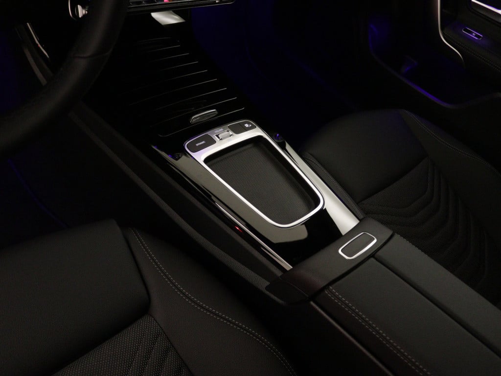 Mercedes-Benz Cla shooting brake 180 star edition luxury line | trekhaak | 
