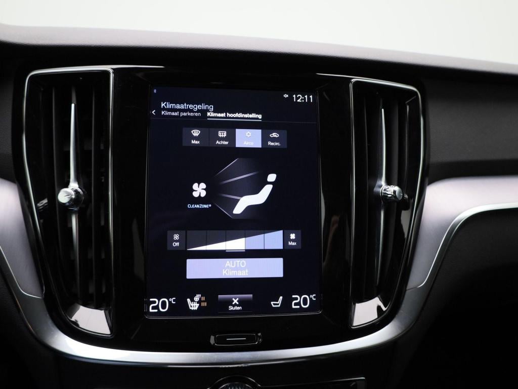 Volvo V60 b3 core dct | automaat | navigatie | virtual cockpit  | climate c