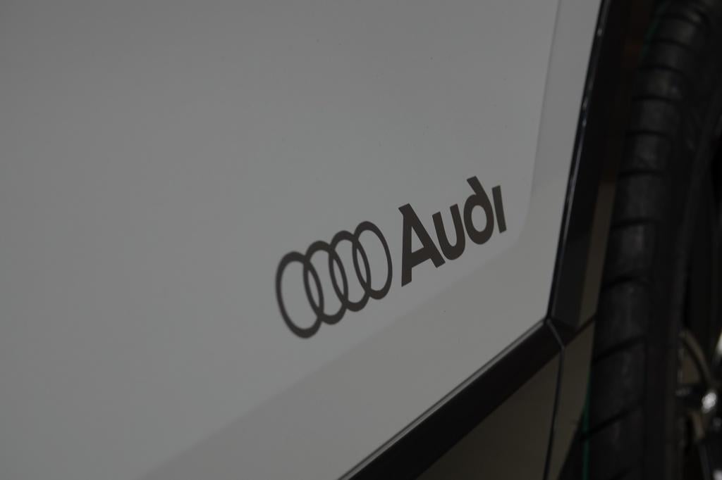 Audi Q2 1.4 tfsi | stoelverw. | pdc | 19" | camera |