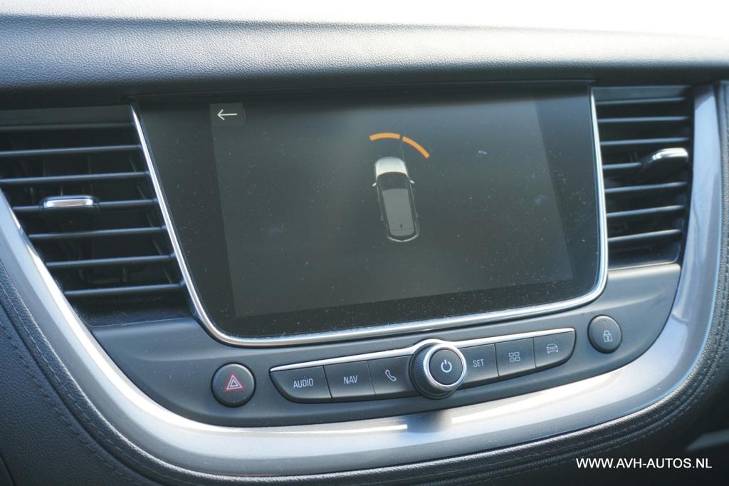 Opel Grandland X 1.2 turbo business executive