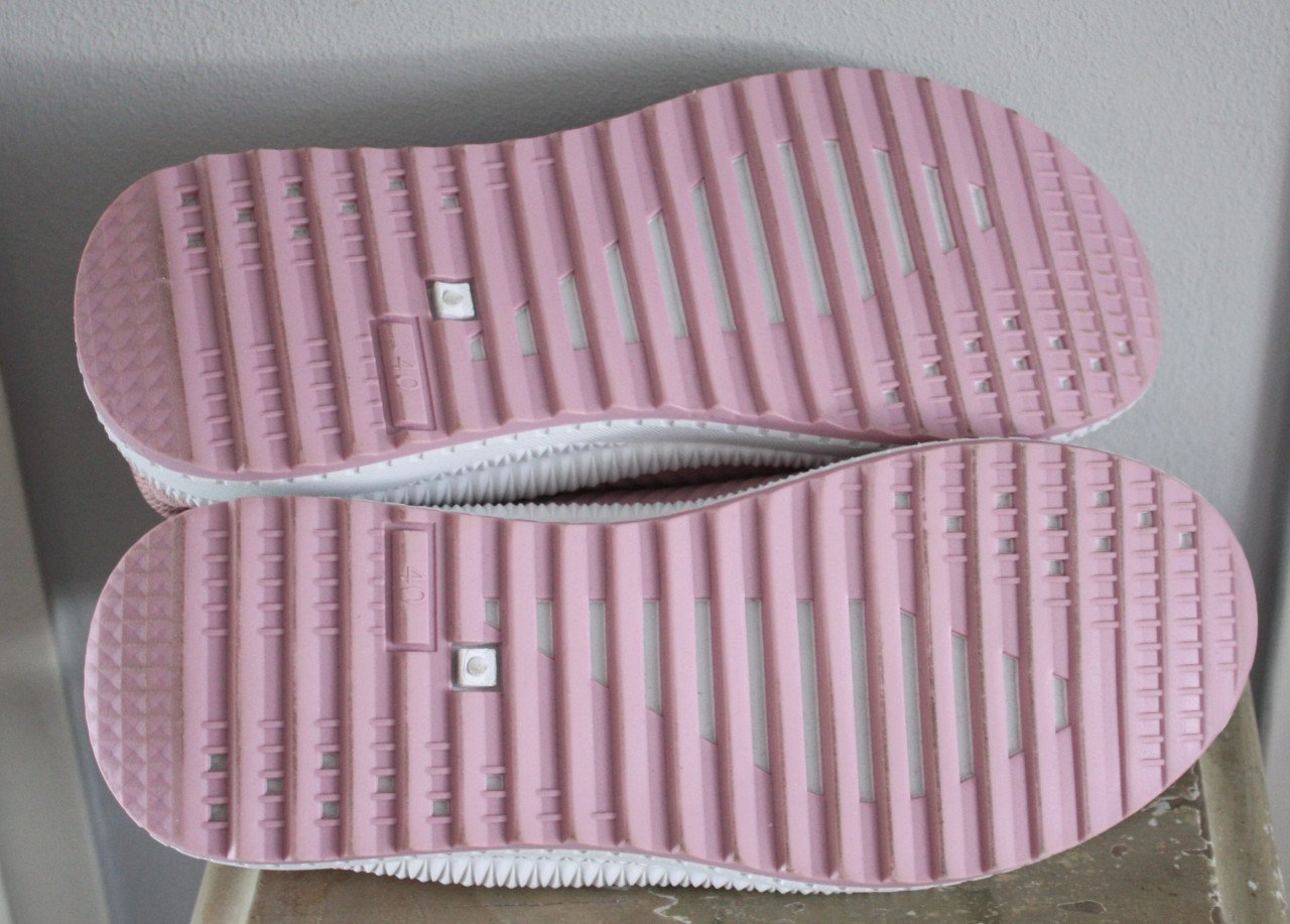 Niwue roze instappers maat  40