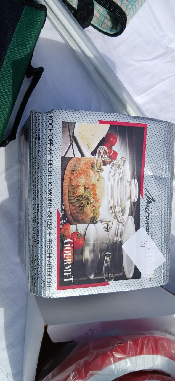Glazen pot met deksel,onderzetter en vershoud deksel.nieuw!!