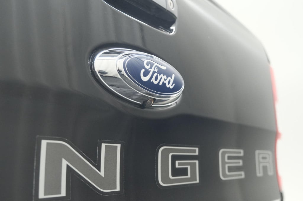 Ford Ranger 2.0 ecoblue 160 wildtrak supercab | trekhaak | camera | apple c