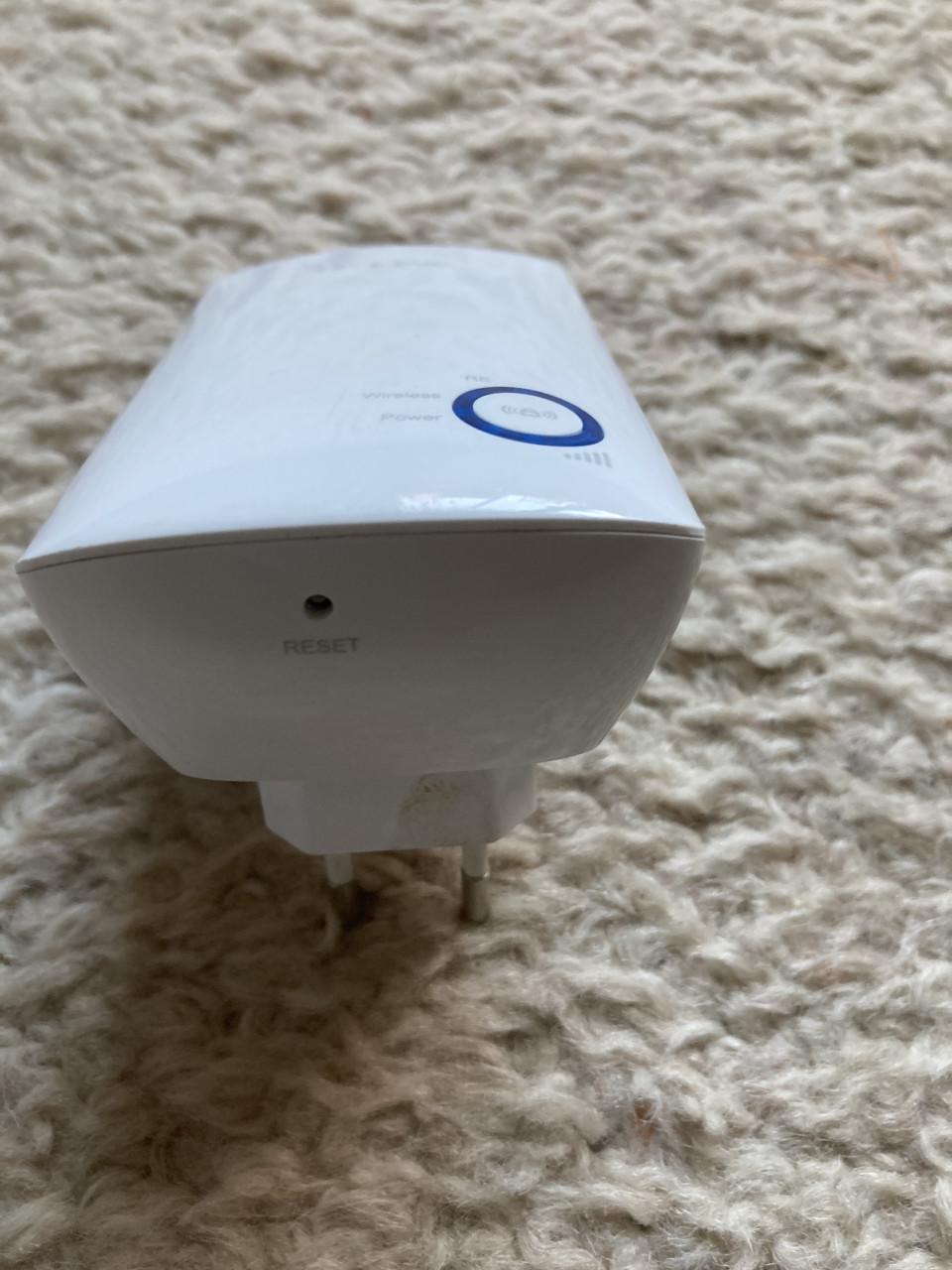 2x Wifi range extenders TPlink en Sitecom