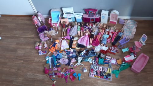 Hele partij barbie's en toebehoren