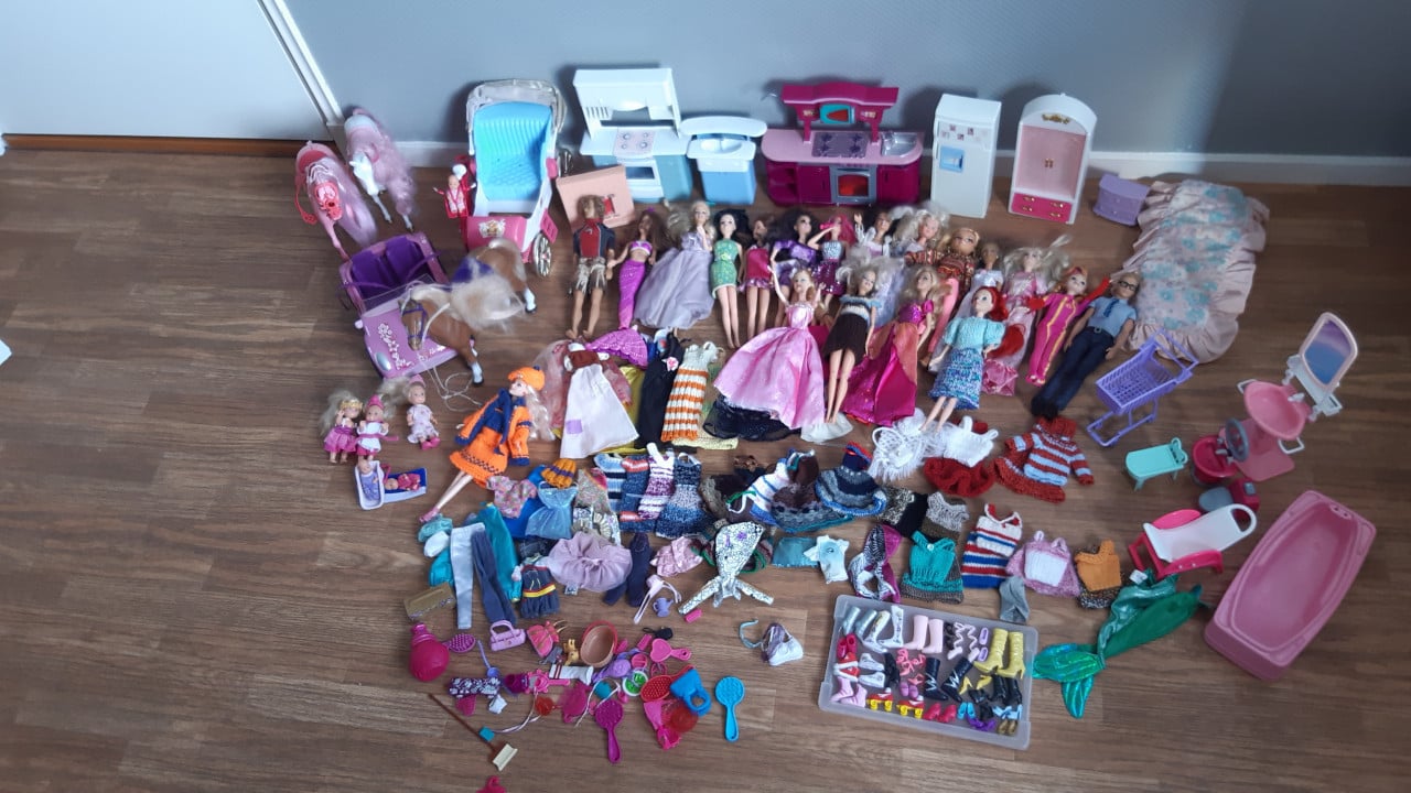 Hele partij barbie's en toebehoren