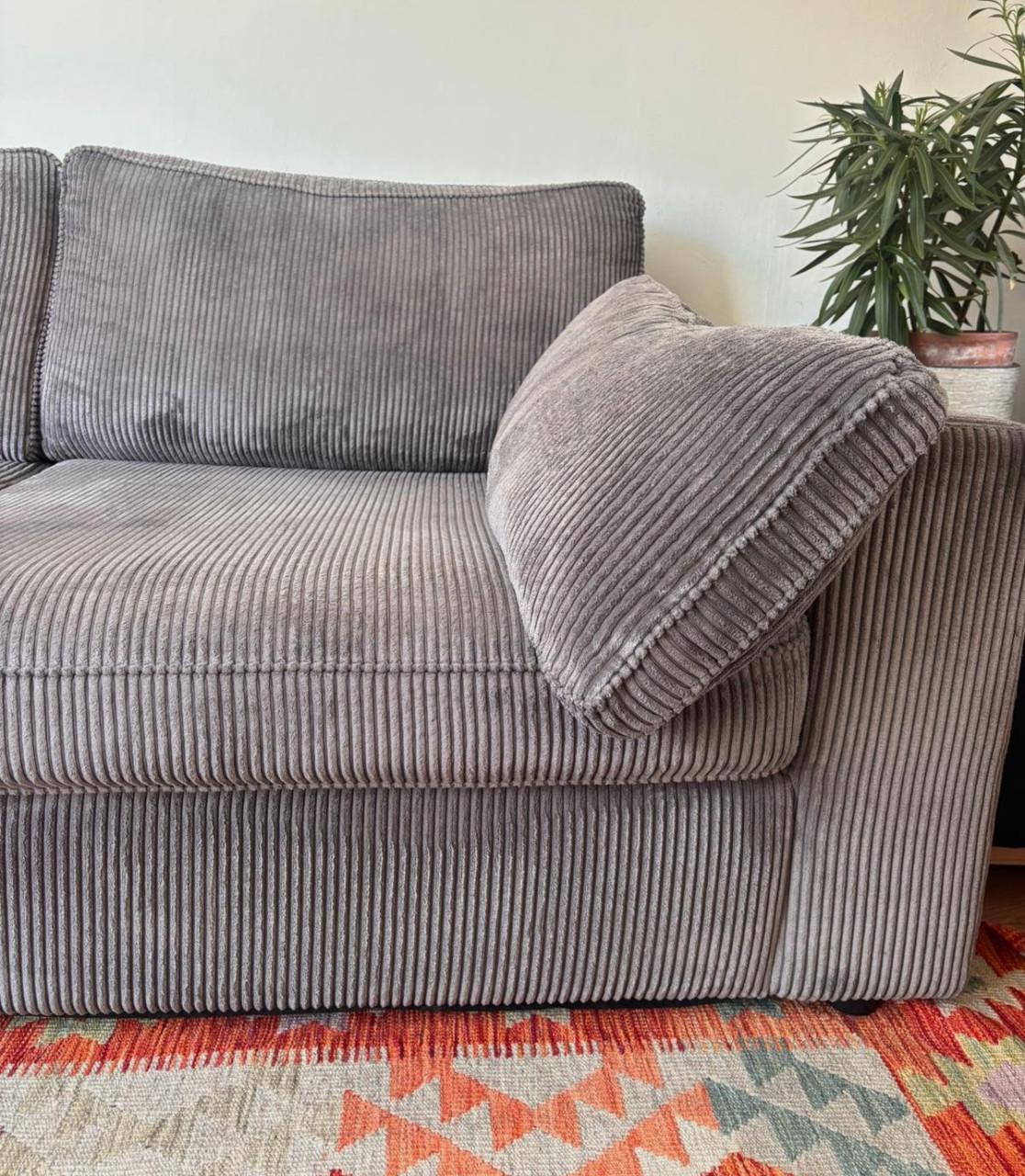 Grijze hoekbank 300 x 240 cm in goede staat