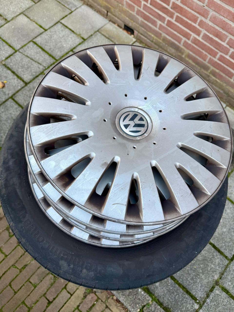 Zomerbanden op velg voor Passat B6