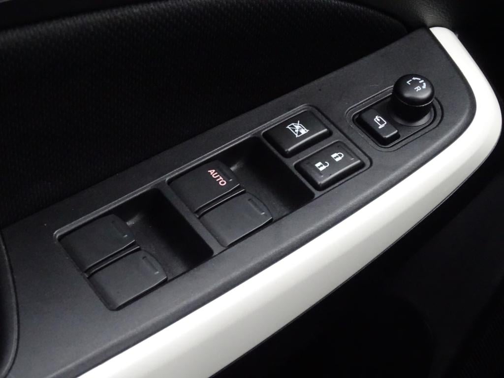 Suzuki Swift 1.0 stijl automaat | stoelverwarming | navi | bluetooth