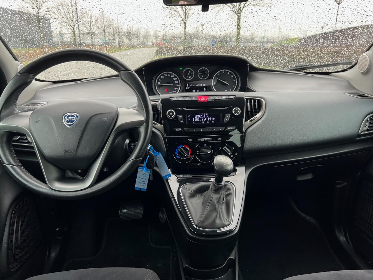 Zeer fraaie Lancia Ypsilon uit 2012 met slechts 66.000 km, Automaat!!