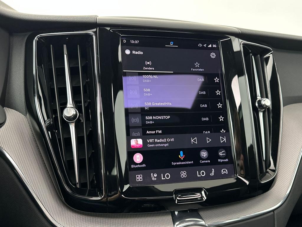 Volvo XC60 t6 398pk recharge r-design| pano| trekhaak| adap.cruise| leder| 