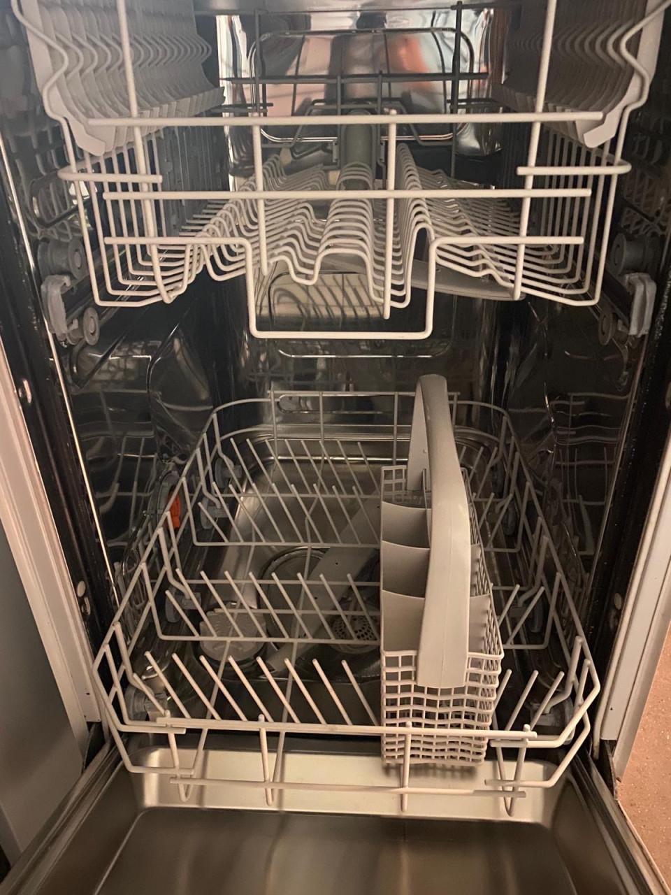 Zanussi inbouw vaatwasser, 45 breed 83,5 hoog 57 diep