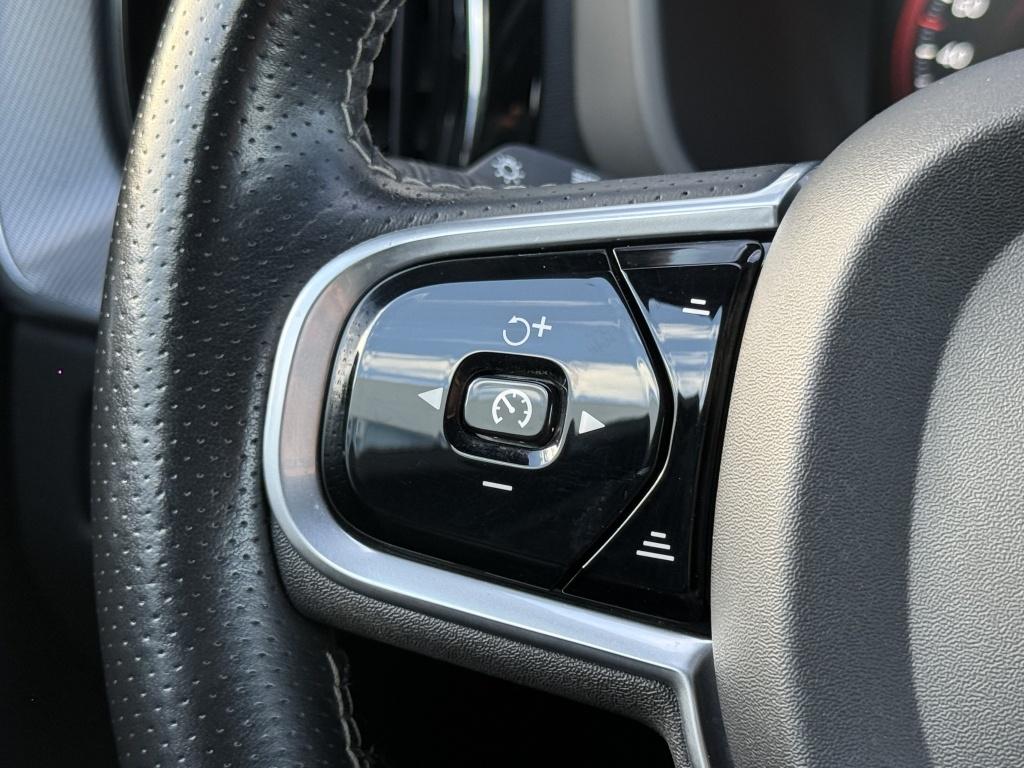 Volvo XC60 t8 390pk recharge r-design| panodak| luchtvering| trekhaak| came