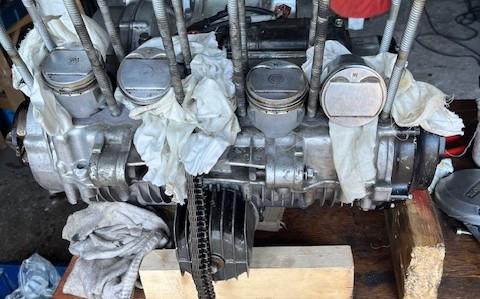 Cilinder kop met kleppen en ringen en veren honda bol dor 900 -- 1979-1984