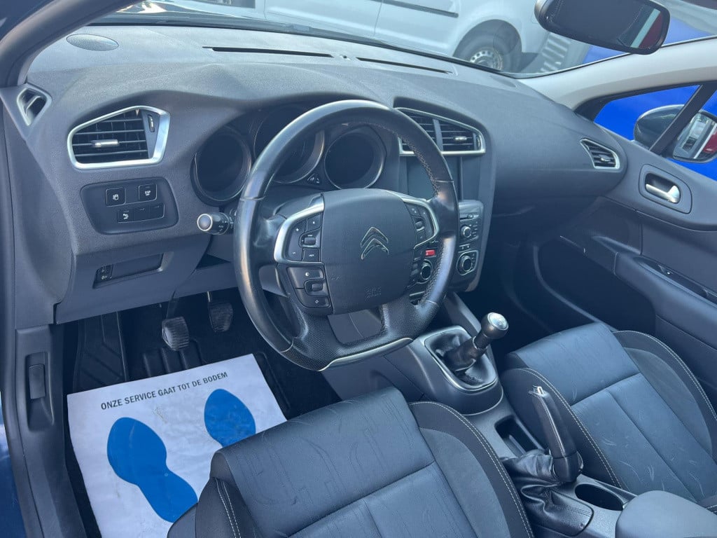 Citroen C4 1.6 vti collection, navi, trekhaak enz...