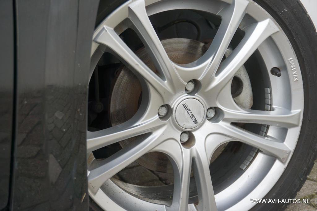 Renault Megane 2.0-16v tech line
