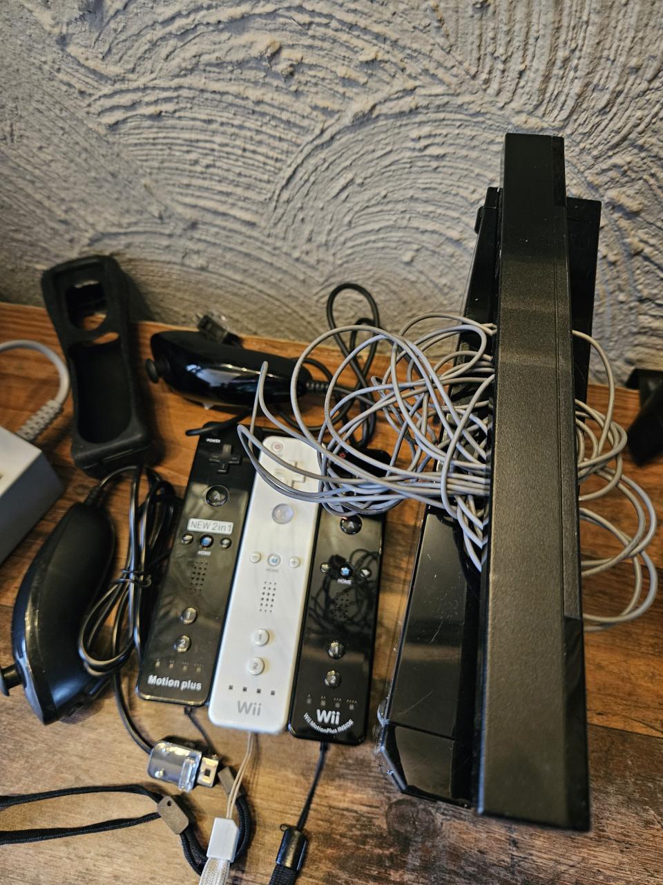 Nintendo Wii Zwart met 3 controllers en accessoires