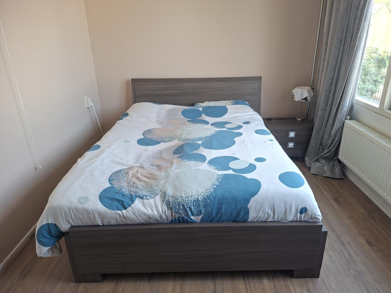 Tweepersoonsbed 140cm x 200cm