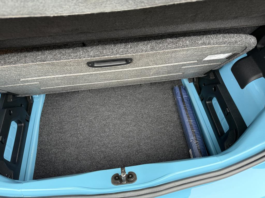 Volkswagen UP! 1.0 active 65pk | cruise | camera