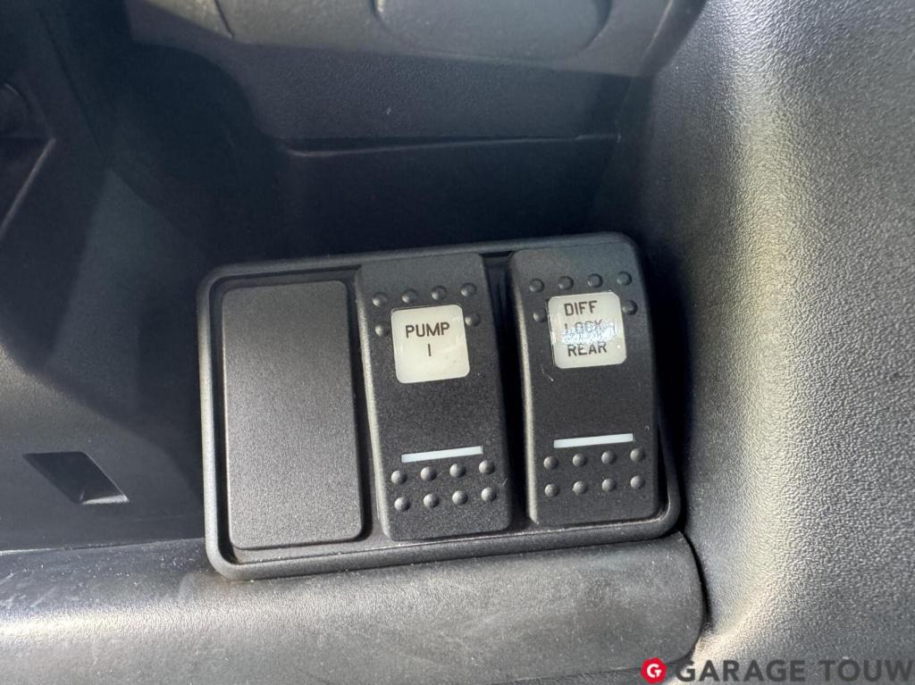 Land Rover Defender 2.2 d sw 90" adventure+ limited edition