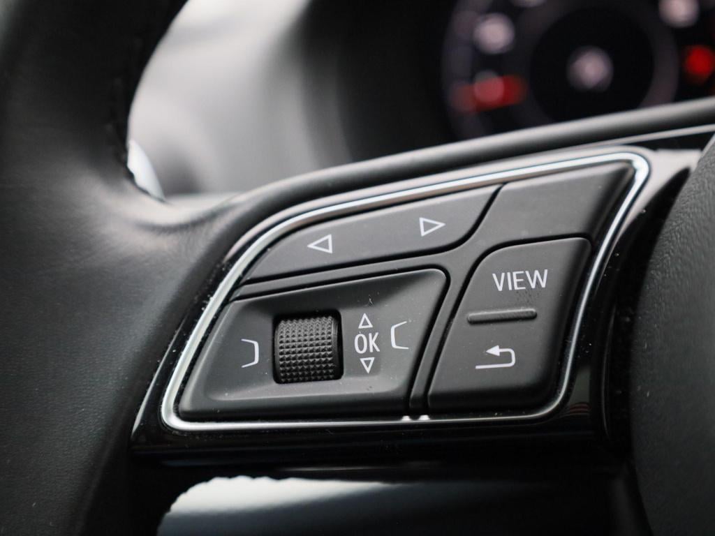 Audi Q2 35 tfsi pro line | panoramadak | stoelverwarming | leder | camera |