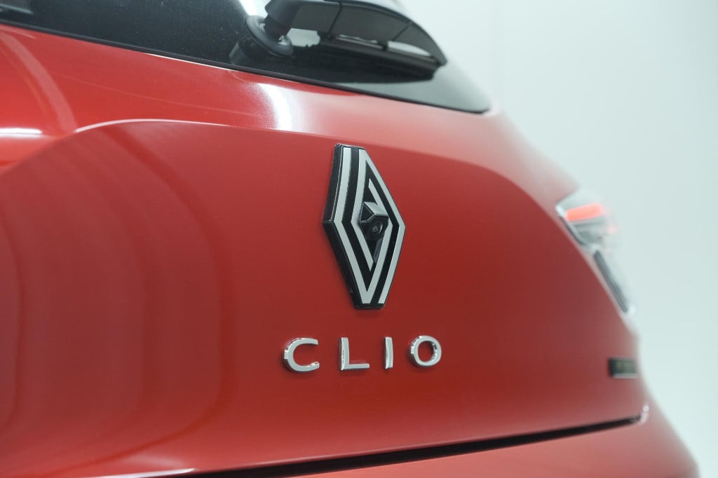 Renault Clio 1.6 e-tech full hybrid 145 techno | 360 camera | bose audio | 