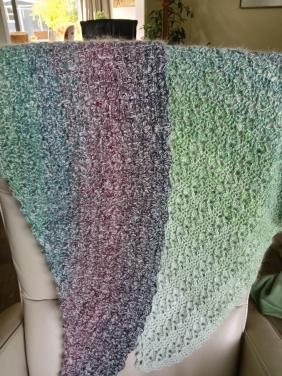 Asymmetrische sjaal, echt handwerk.