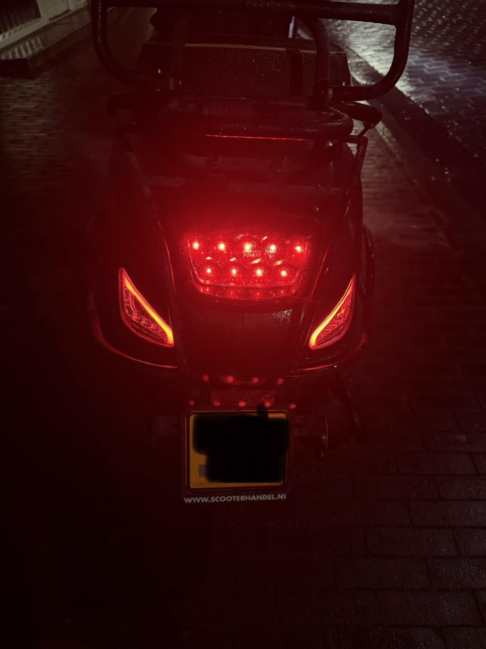 La Souris Sourini Special Edition Matt Black Geel kenteken