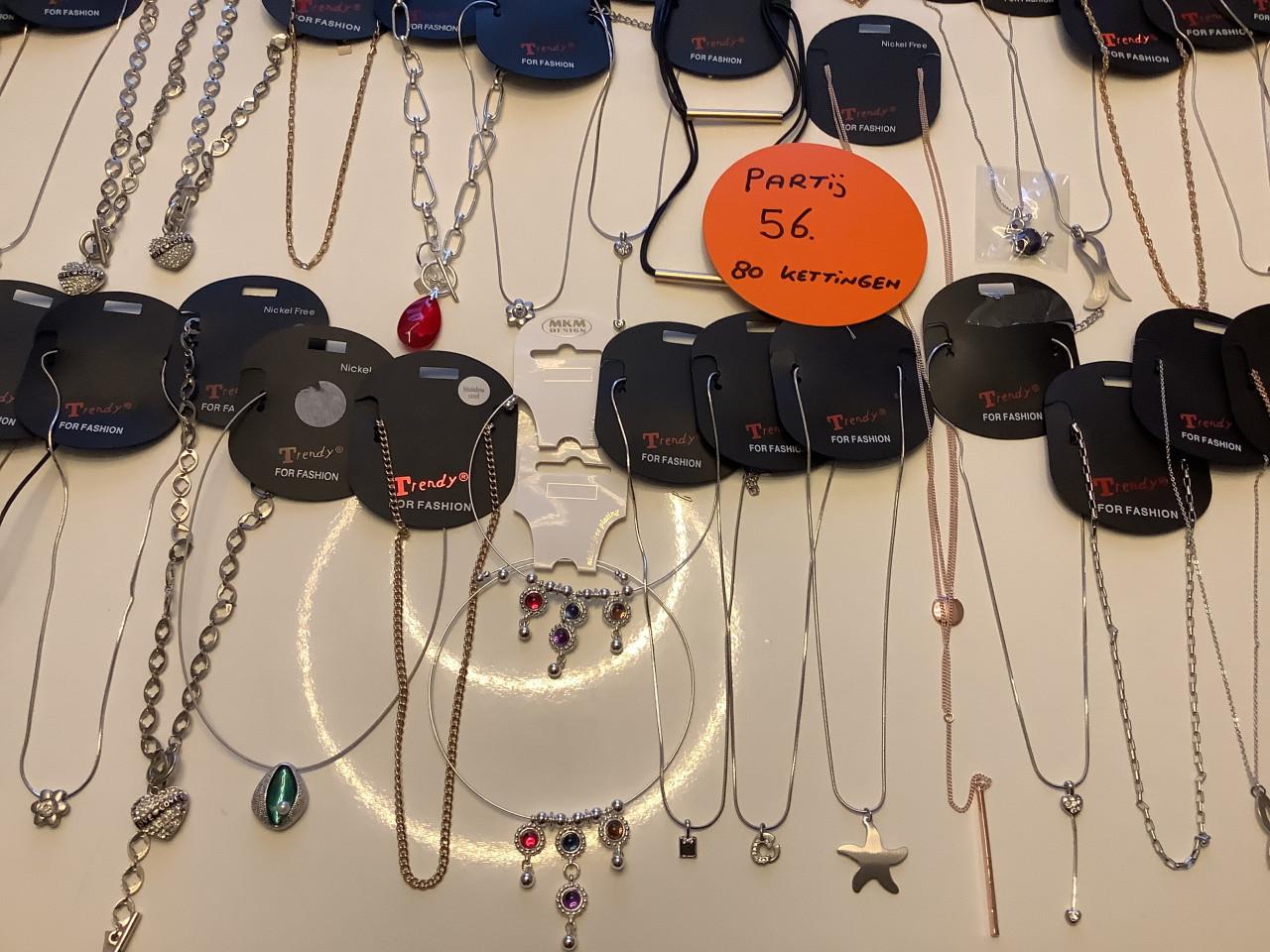 Partij kettingen. ( partij 56)