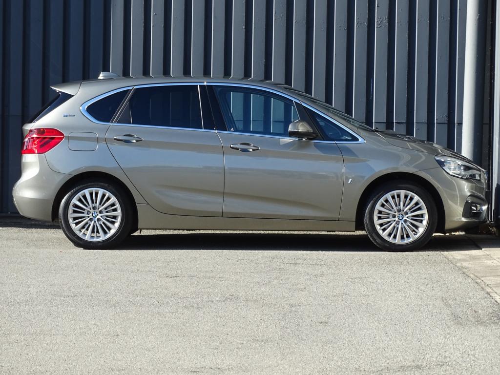 BMW 2-serie active tourer 225xe iperformance high executive luxury line | l
