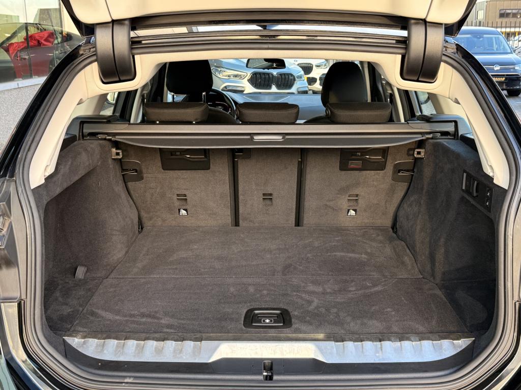 BMW 3-serie touring 330e | stoelverwarming | apple carplay | achteruitrijca