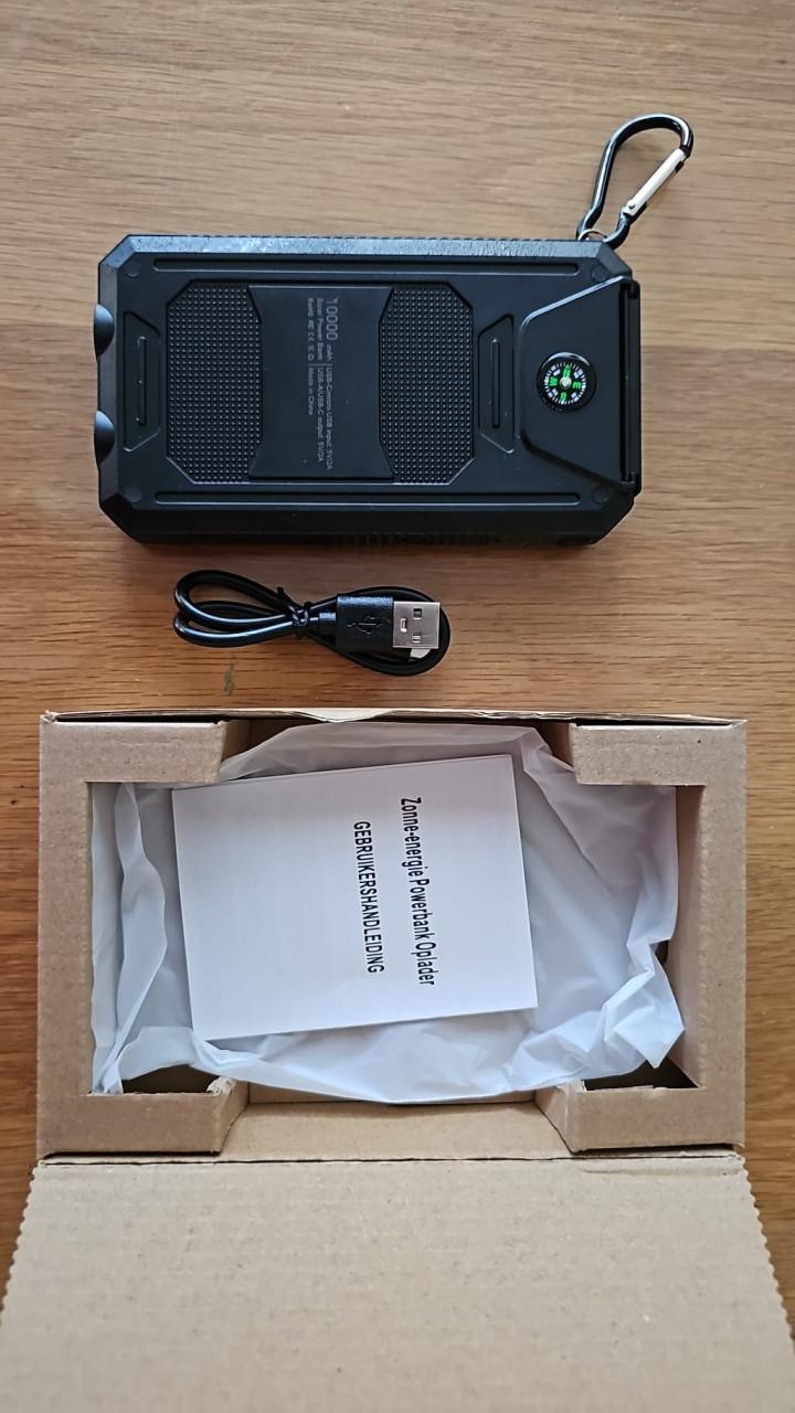 Powerbank 10.000 mAh met zonnepaneel – Nieuw