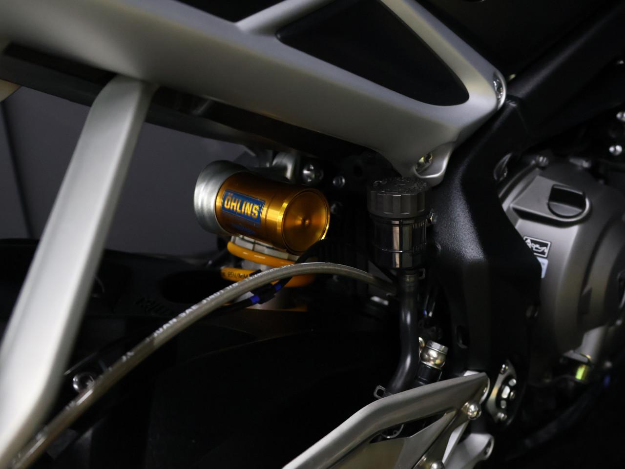 STREET TRIPLE RS | Phantom Black