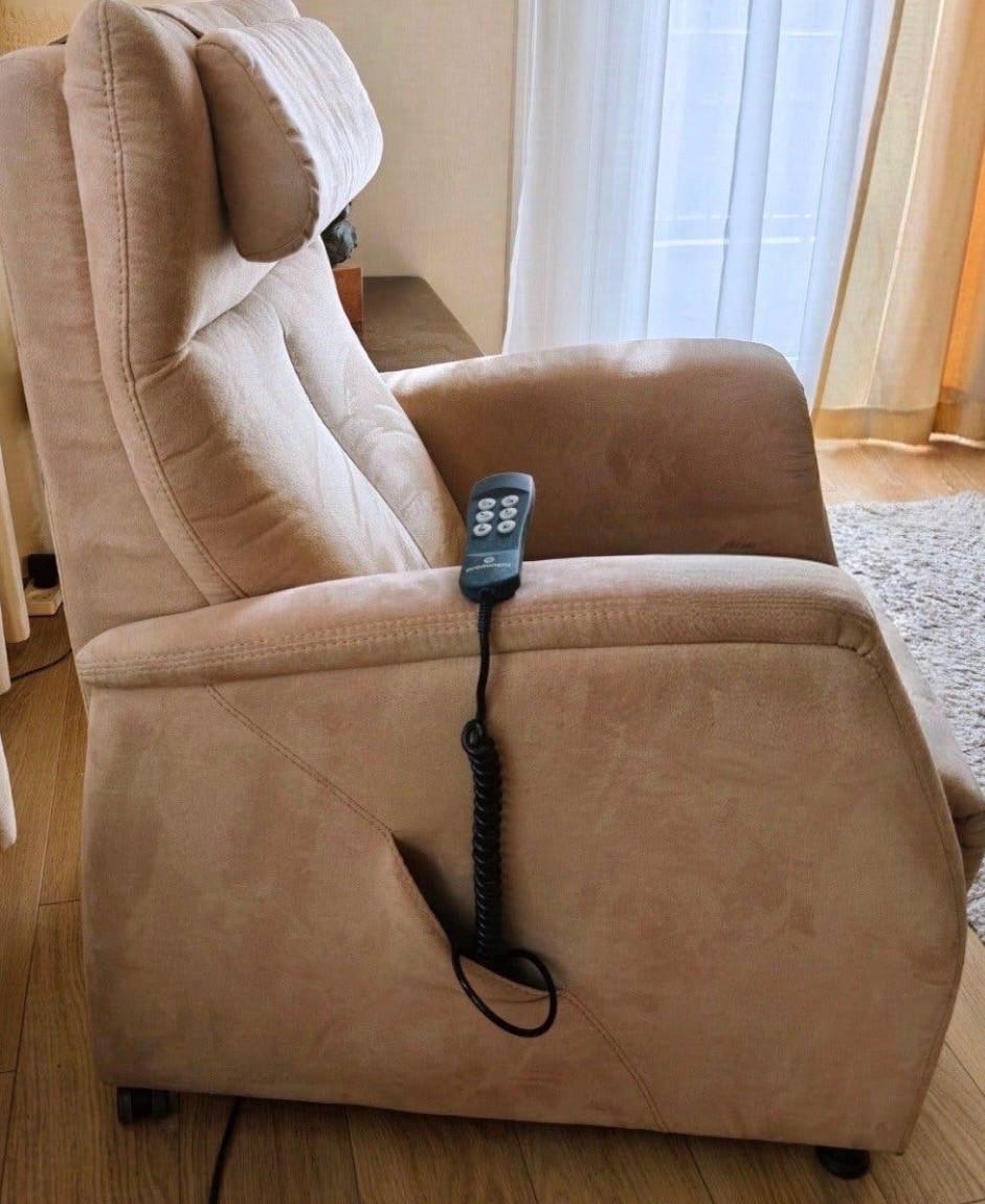Degelijke Prominent elektrische sta op fauteuil / stoel