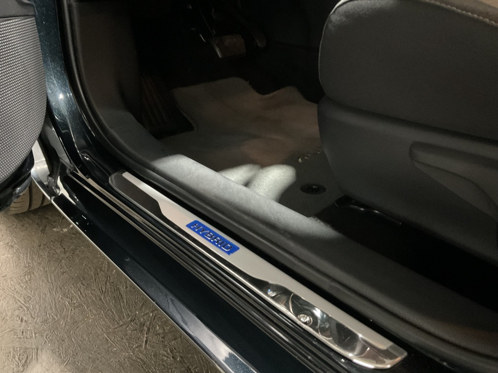 Toyota Auris 1.8 hybrid dynamic go