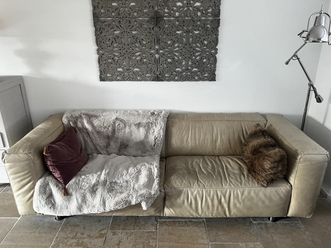 Leren designbank van De Pagter Interieurs nieuwprijs €3500